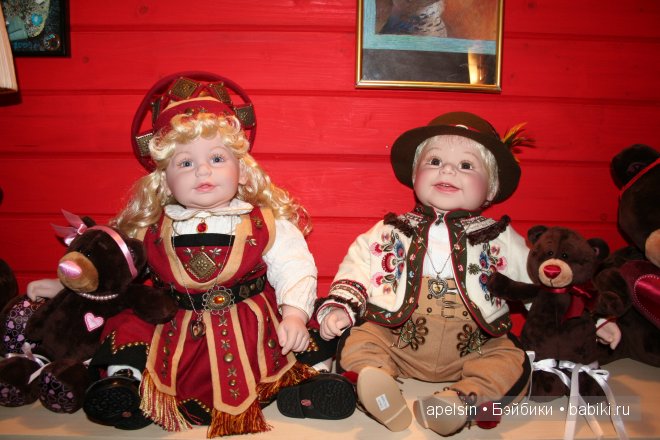 Дарко, Adora doll