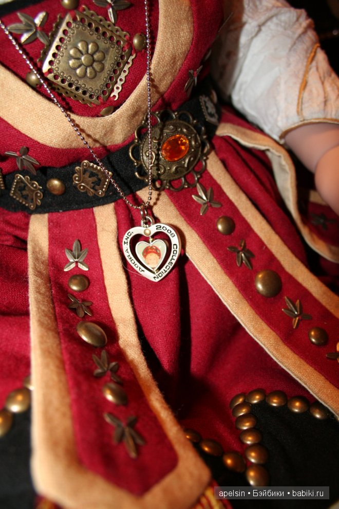 кудряшка Adora Andras из Норвегии