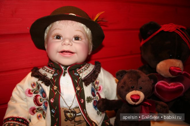 Дарко, Adora doll