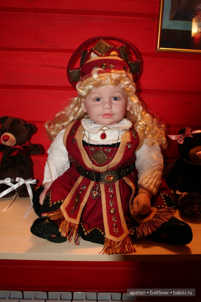 кудряшка Adora Andras из Норвегии