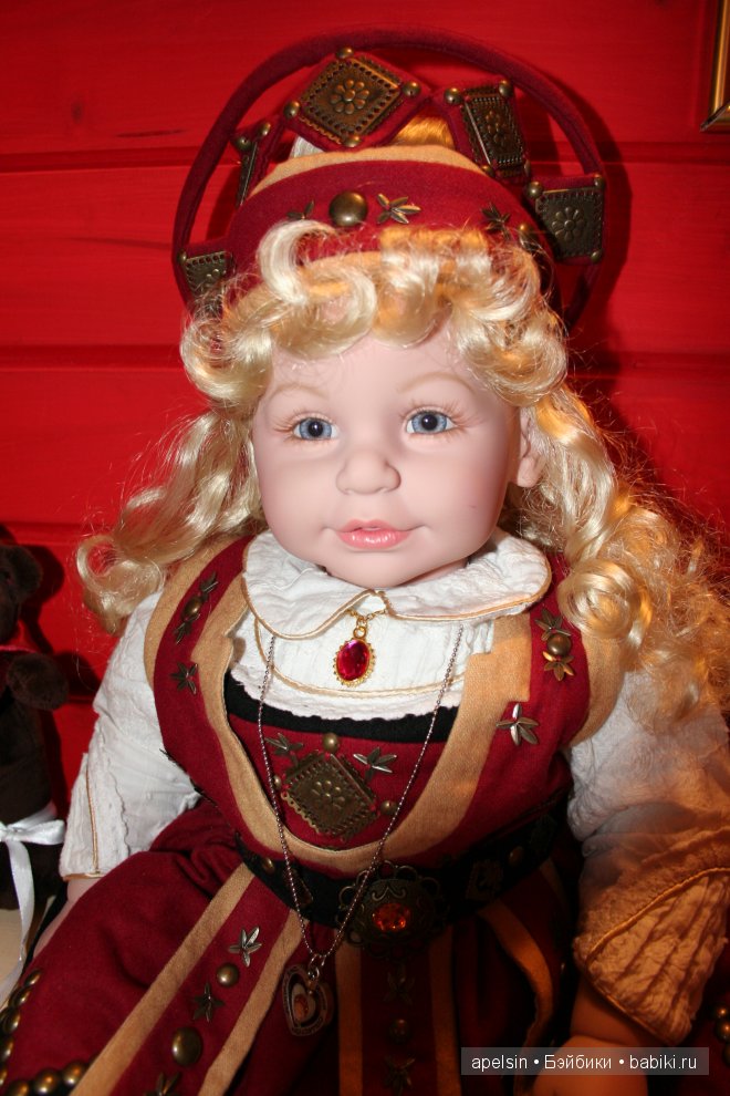 кудряшка Adora Andras из Норвегии