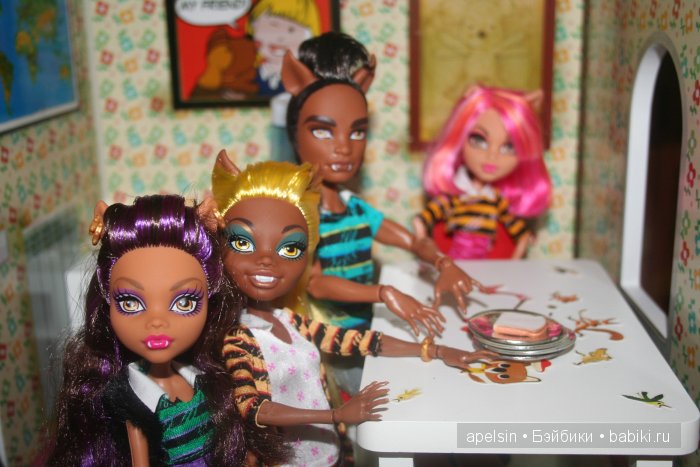Знакомство с семейкой волков Monster High "A pack of trouble set"