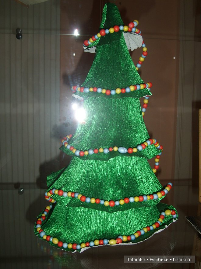 В библиотеку … за новогодним настроением! Поделки елочки своими руками