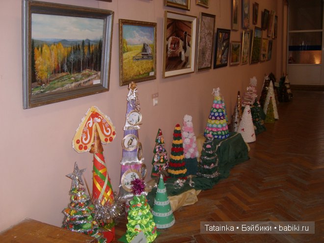 В библиотеку … за новогодним настроением! Поделки елочки своими руками (фото 3)