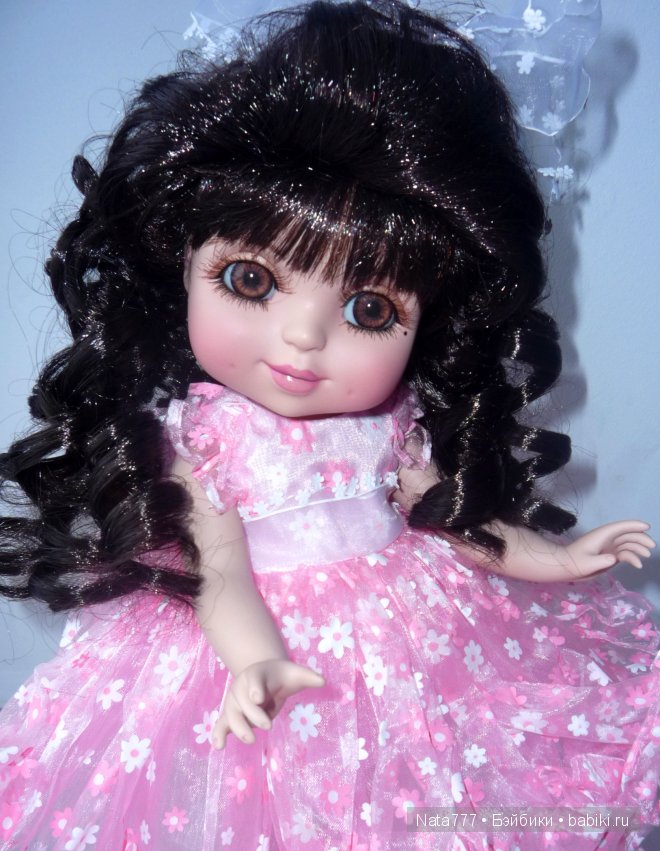 Красивая и нежная как цветочек фарфоровая кукла от Мари Осмонд