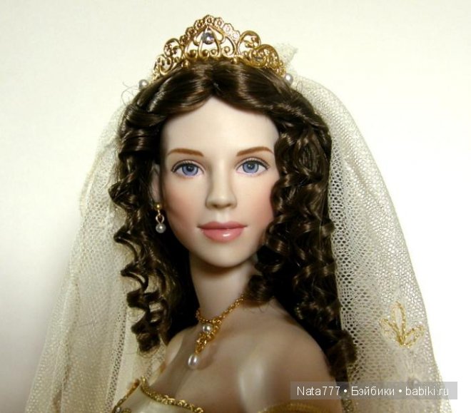 Роскошная фарфоровая кукла от Франклин Минт Принцесса Александра (фото 4)