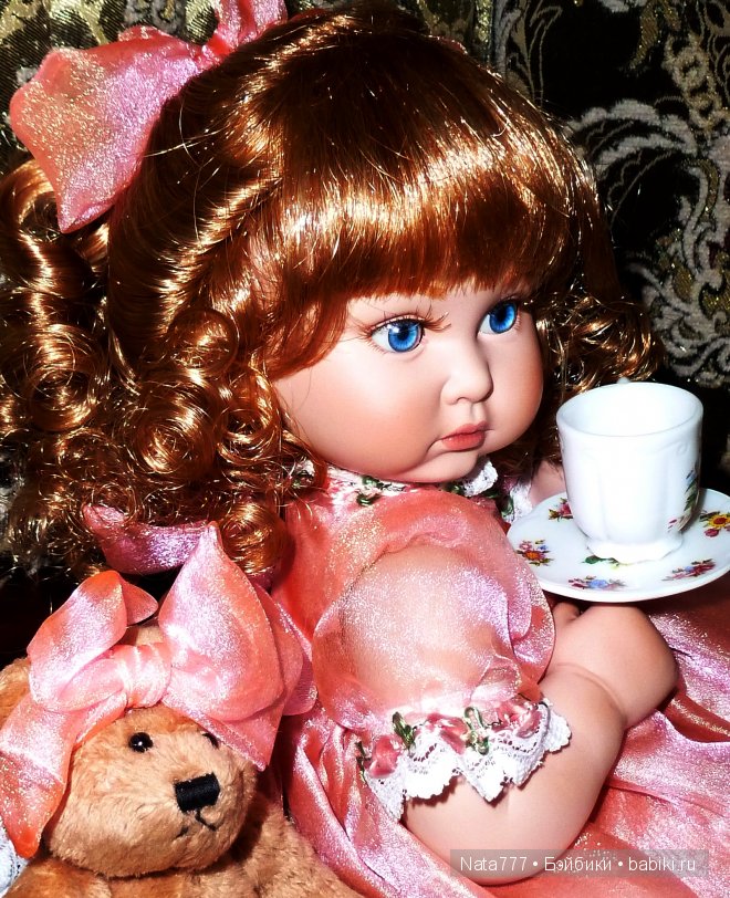 Чудесная девочка с чашечкой в руках (фото 2)