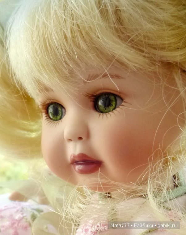 "Нежный цветочек", фарфоровая кукла от Мари Осмонд