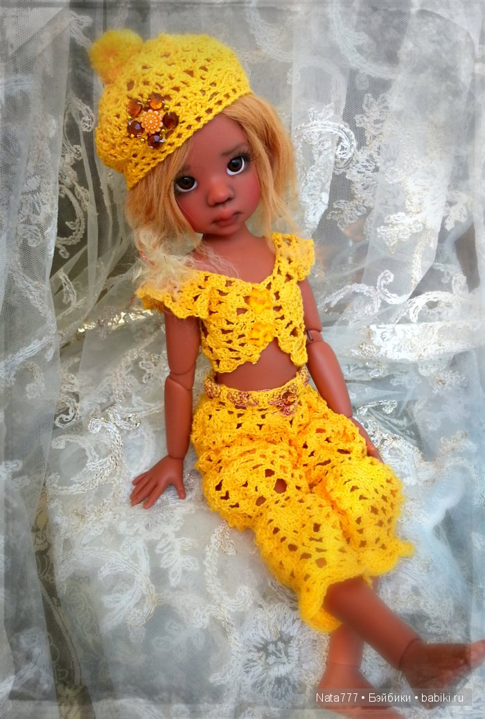Новый яркий наряд для кукол Kaye Wiggs (фото 2)