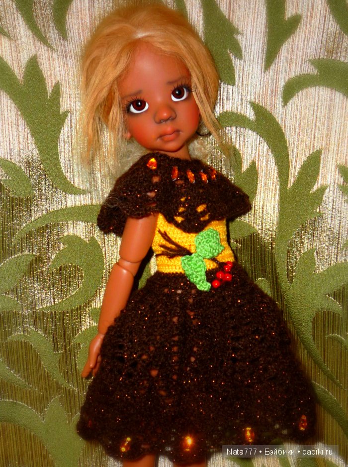 Краски осени нового наряд для кукол Kaye Wiggs