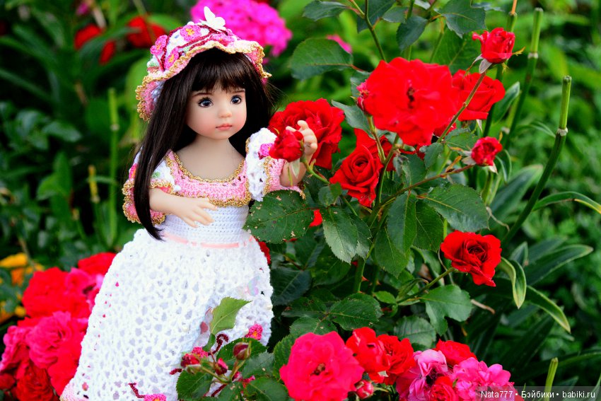 Очаровательная Изабель в райском саду