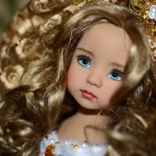 Яркое бело-золотое праздничное свадебное платье для кукол Little Darling