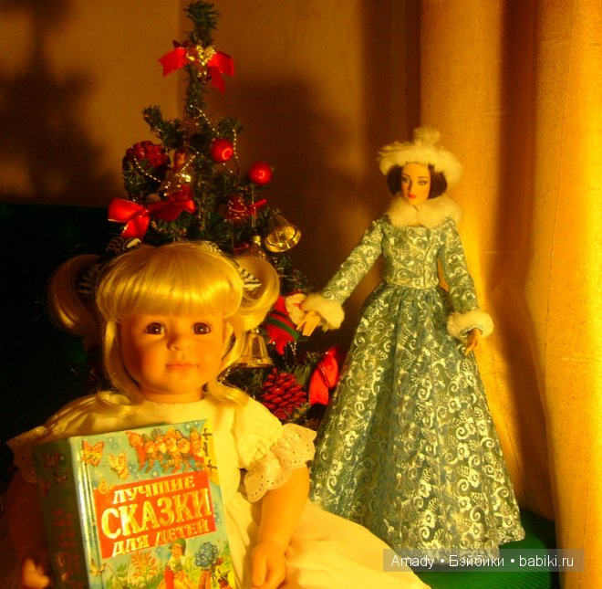 Снегурочка поздравляет малышей