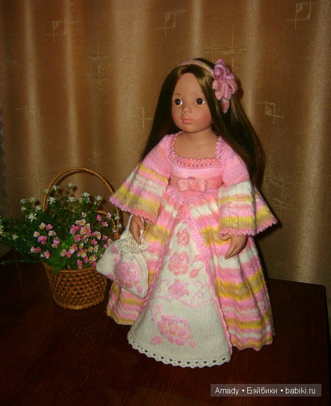 Клара собирается на бал или новое платье для маленькой принцессы