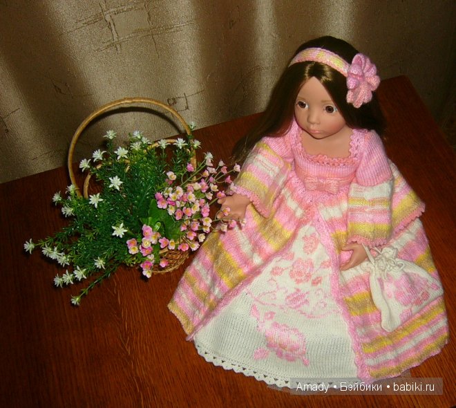 Клара собирается на бал или новое платье для маленькой принцессы