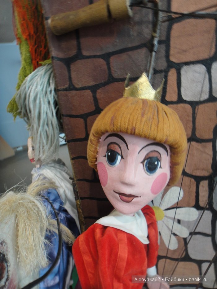 "Кукол дергают за нитки..." или Театр кукол в Смоленске