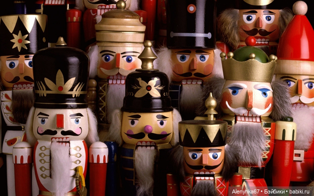 Новогодний парад Щелкунчиков (фото 8)