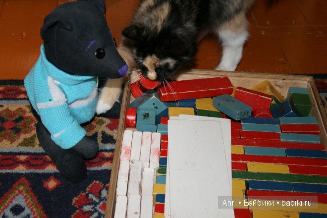 кошка стащившая ретро кубик 76 года. Тедди ручной работы