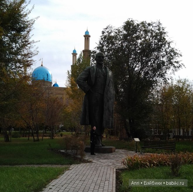 ленин с центральной площади Усть-Каменогорска