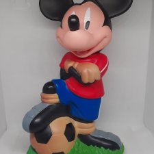 Фигурка Микки Маус-футболист, 23 см