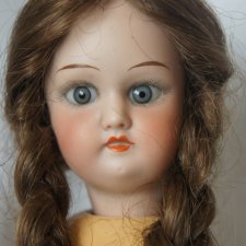 Помогите опознать антикварную  куклу