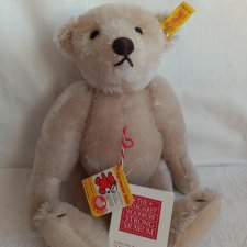 Медведь Steiff