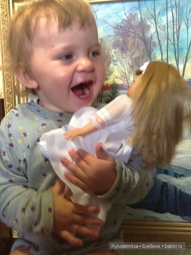 Белокурая красавица на расхват (фото 9)