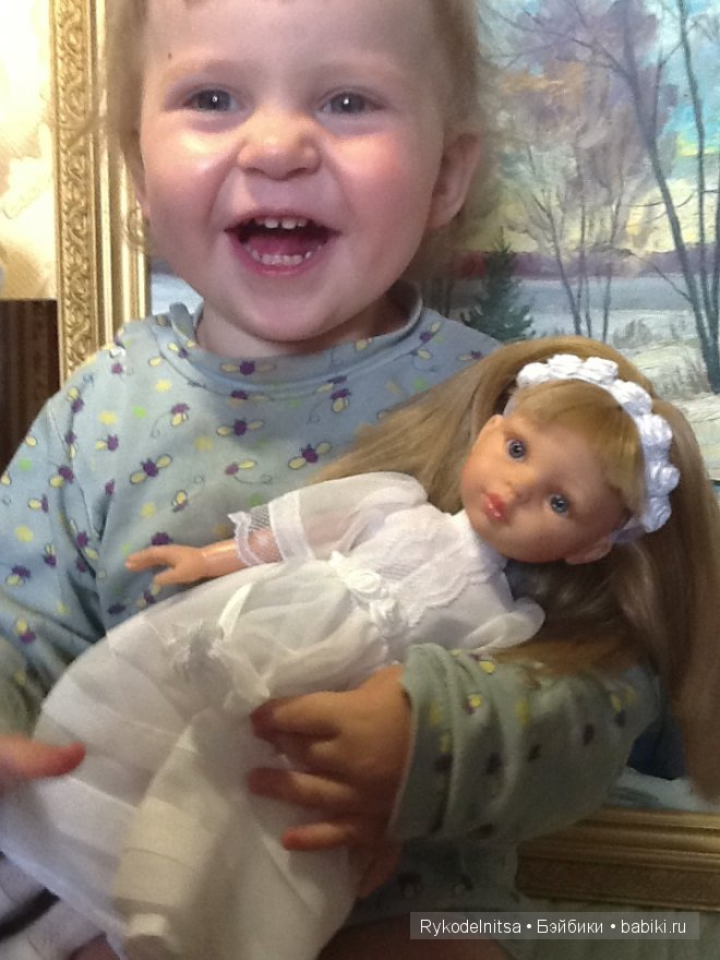 Белокурая красавица на расхват (фото 7)