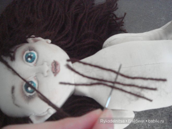 Как сделать волосы текстильной куколке - Мастер класс | Бэйбики Как сделать волосы текстильной куколке - Мастер класс