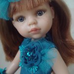 Паолочка у новогодней елочки