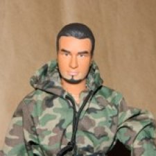 "А я люблю военных..."