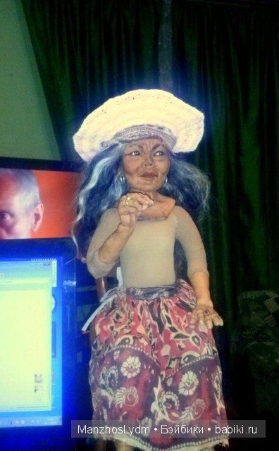 Авторская кукла Людмилы Манжос. Моя бабушка курит трубку (фото 6)