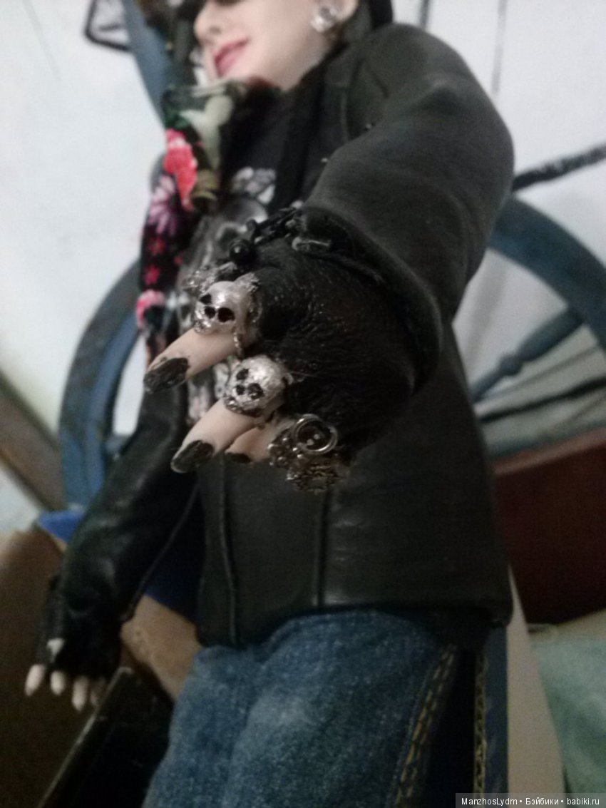 Манжос Л. И. "Леди байкер"