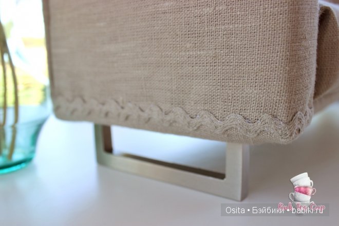 Диван для кукол