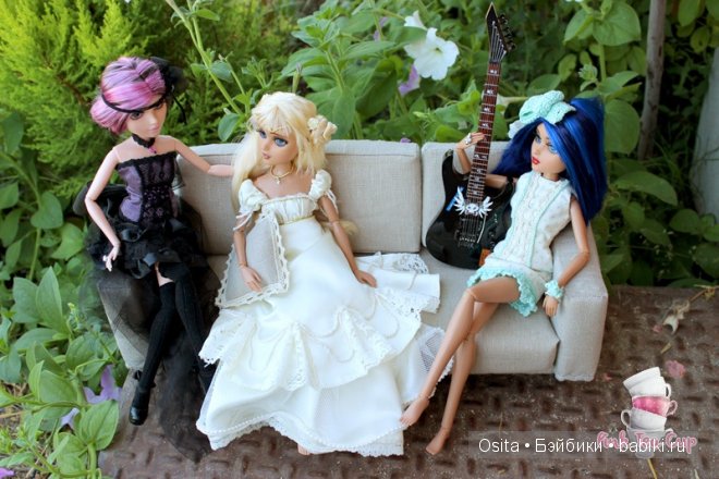 Диван для кукол