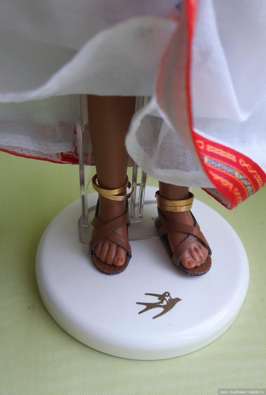 Helen Kish. Девочки из разных стран