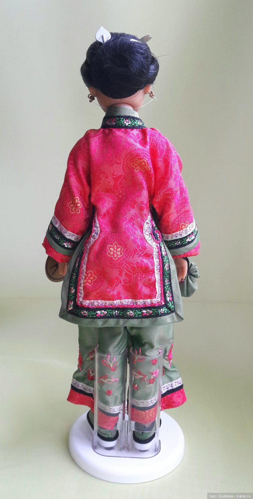 Helen Kish. Девочки из разных стран