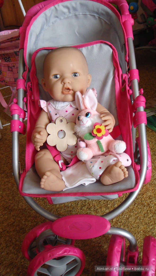 Игровая кукла Missy Kissy