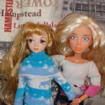 Девчонки утепляются! Куклы LIV и Sonya