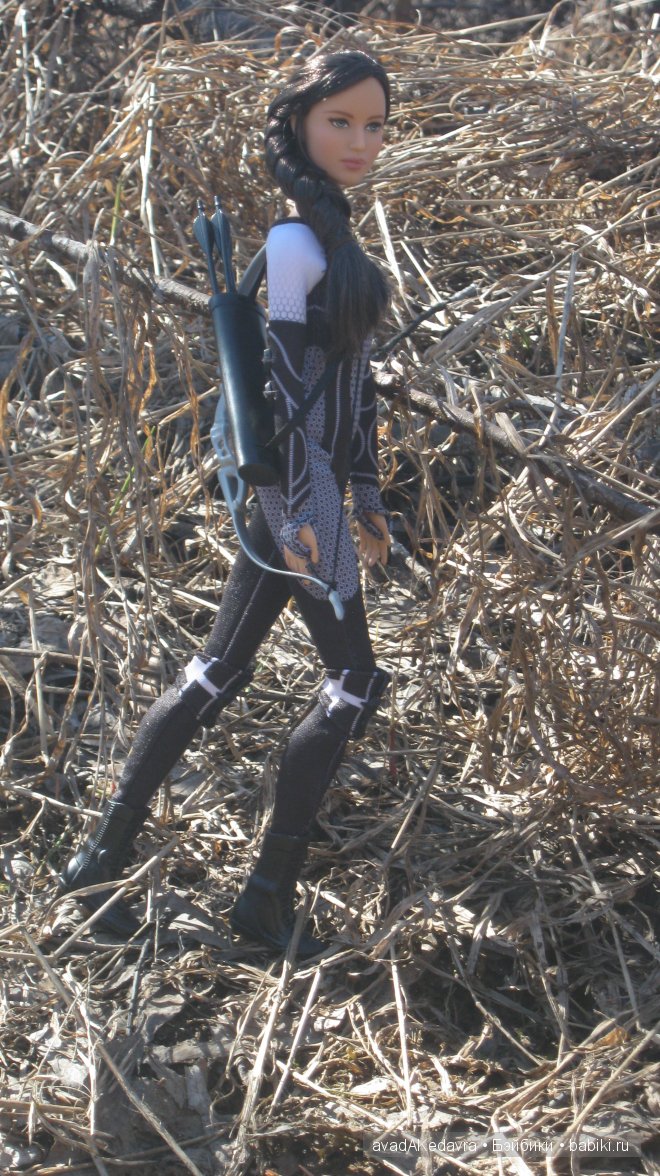 Весенние прогулки Китнисс, Пита и Прим (коллекционные куклы Barbie и кукла Obitsu)