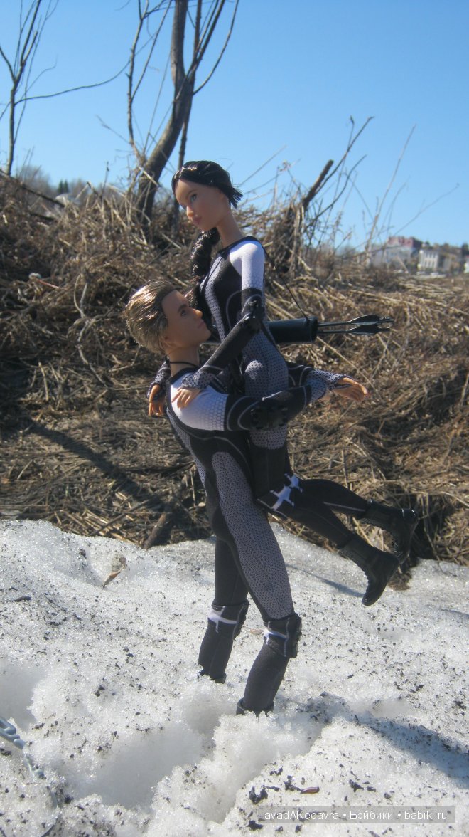 Весенние прогулки Китнисс, Пита и Прим (коллекционные куклы Barbie и кукла Obitsu)