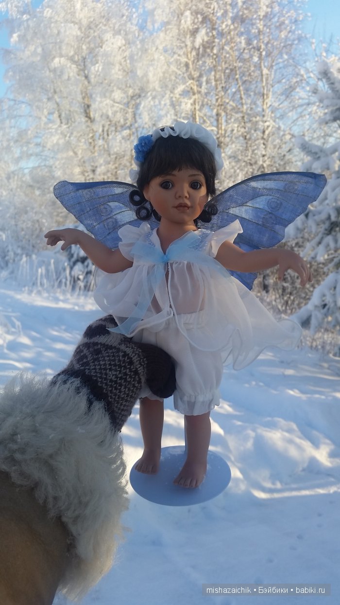 Зимняя фотосессия на фоне белого снега моих красавиц, кан-кан в лесу