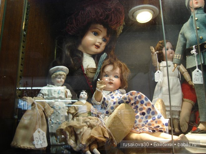 Две куклы из маленького английского городка Стамфорд