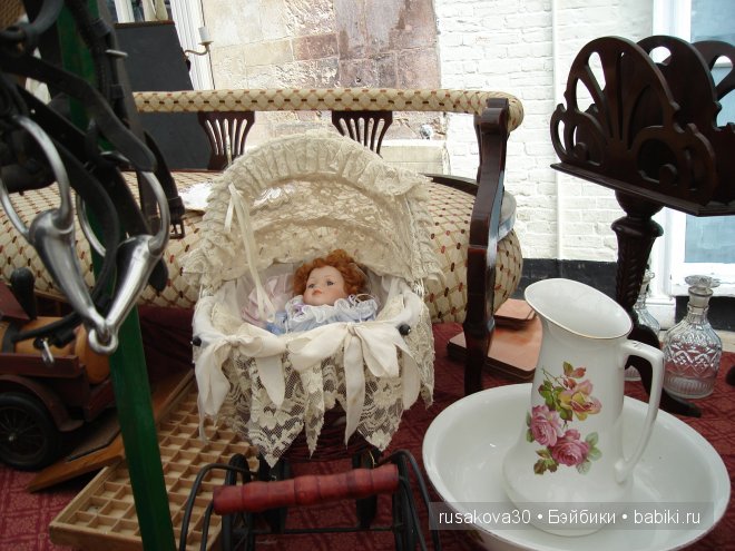 Две куклы из маленького английского городка Стамфорд