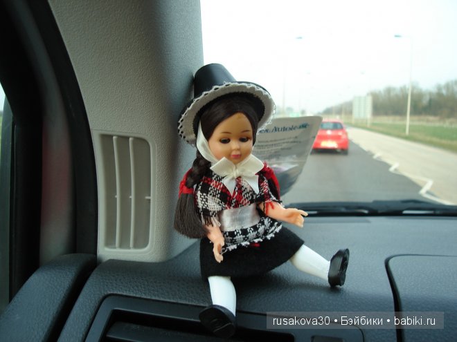 Две куклы из маленького английского городка Стамфорд