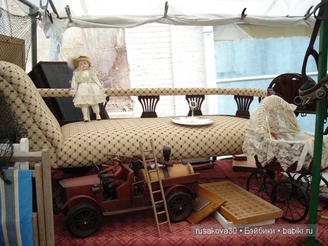 Две куклы из маленького английского городка Стамфорд