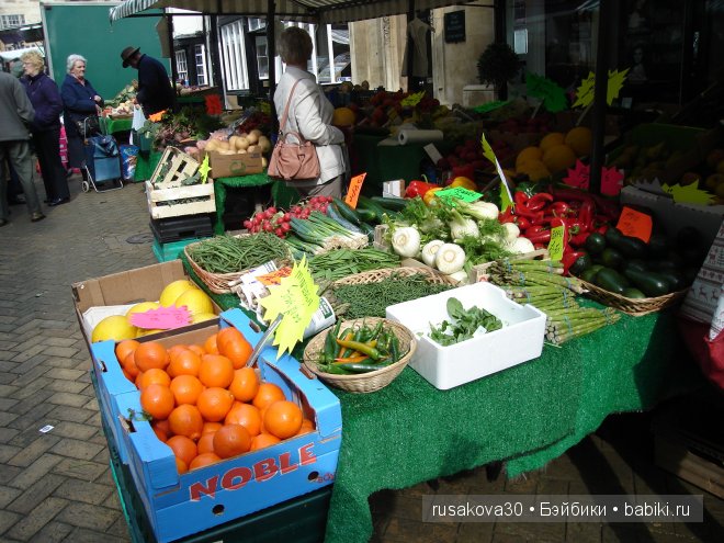 Две куклы из маленького английского городка Стамфорд
