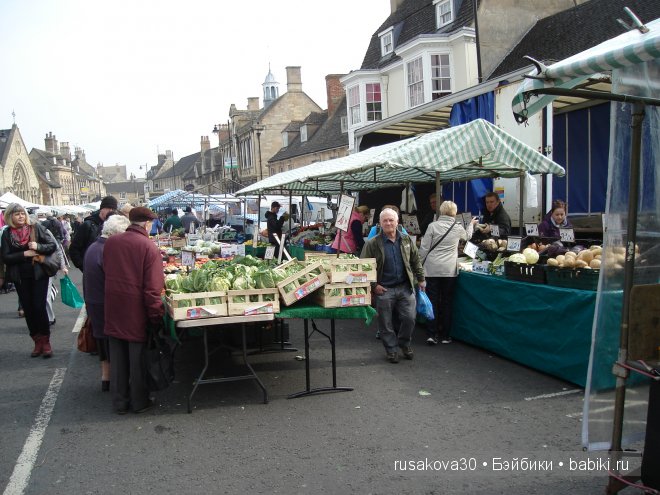 Две куклы из маленького английского городка Стамфорд