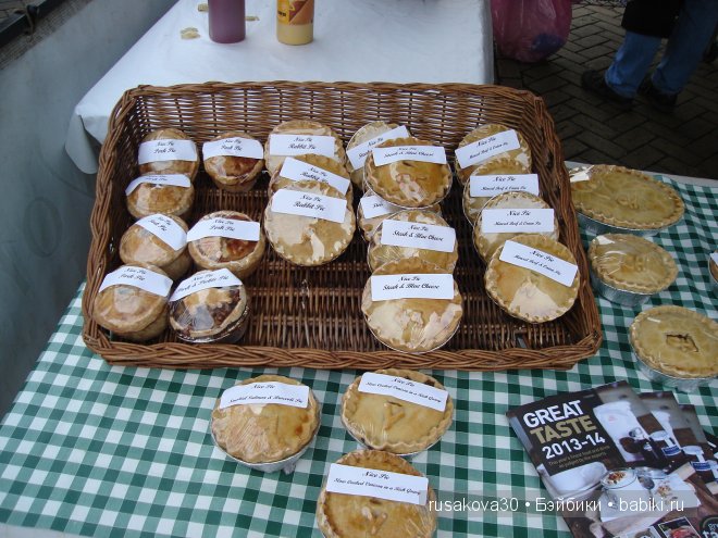 Две куклы из маленького английского городка Стамфорд