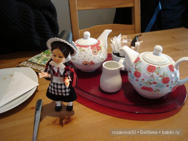 Две куклы из маленького английского городка Стамфорд